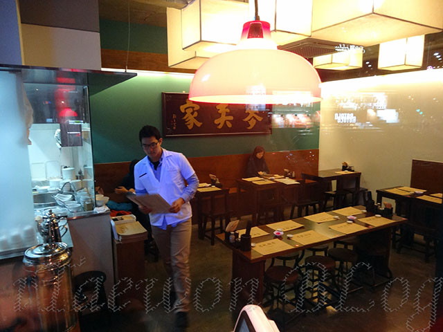 DSC04858col640-忠記麵家-wonton-noodle-restaurant-interior-itaewon-blog